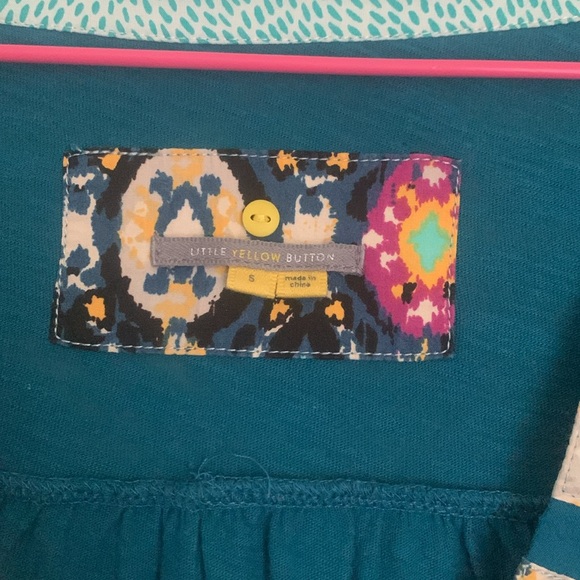 Anthropologie little yellow button shirt - Picture 3 of 9